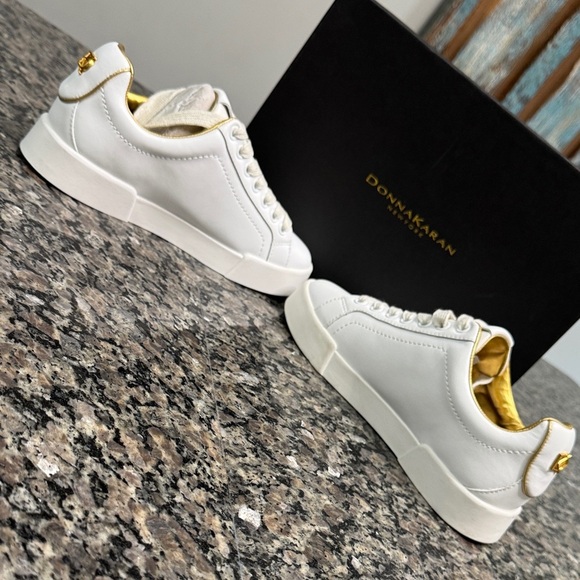 Donna Karan Donna - Lace Up White and Gold Sneakers NWT 5.5 - Picture 4 of 12